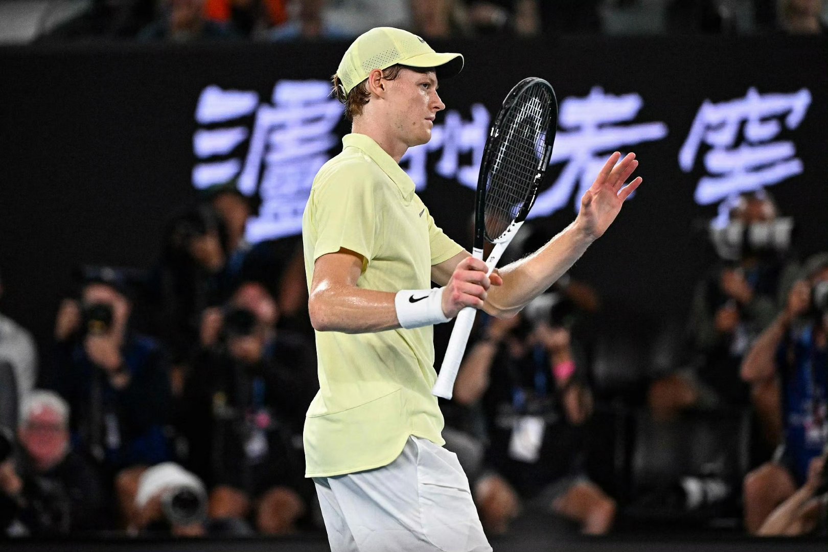 温网逆转澳网，兹维列夫带队取胜