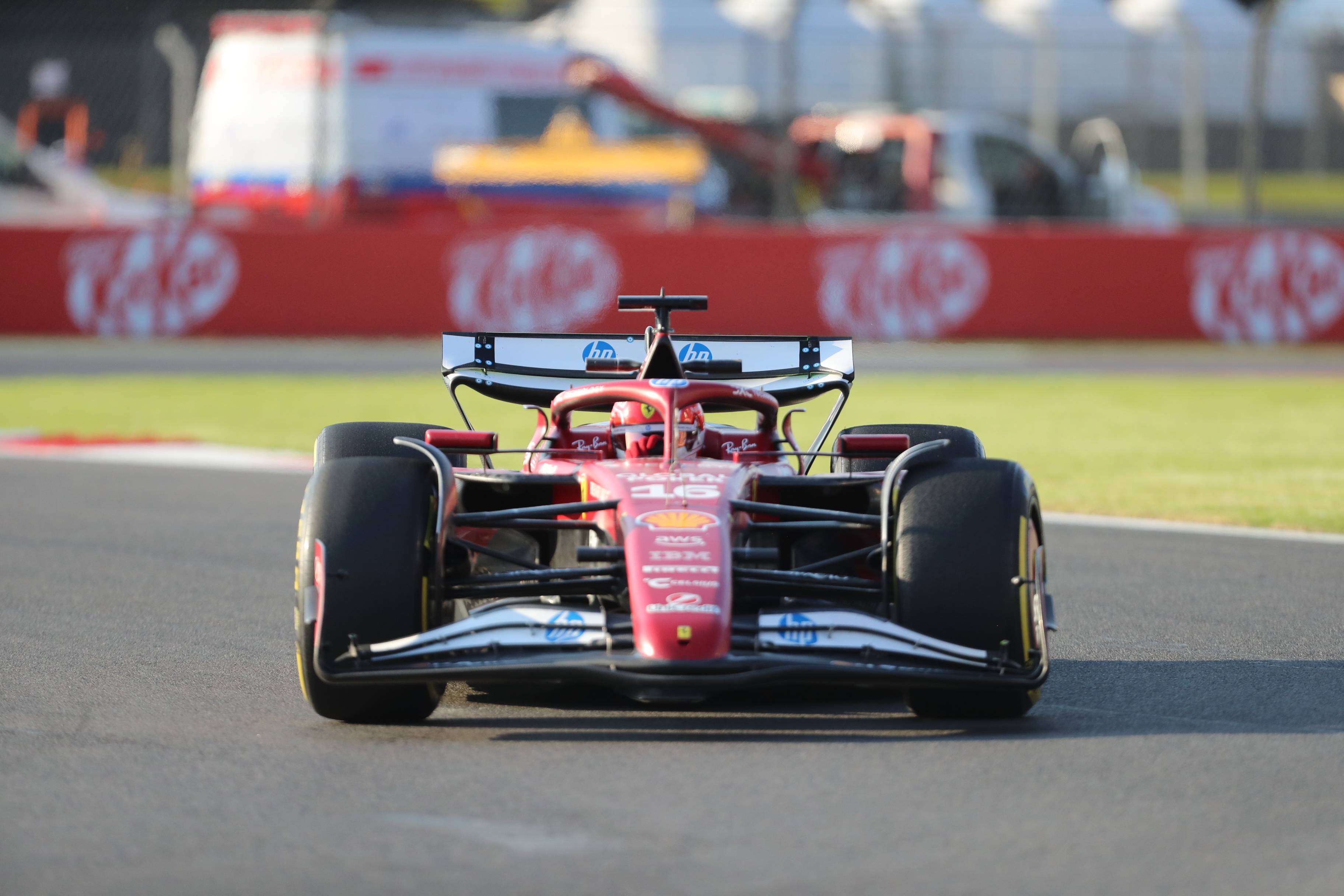 红牛二队碾压迈凯伦,勒克莱尔高光表现 红牛二队碾压迈凯伦,勒克莱尔高光表现