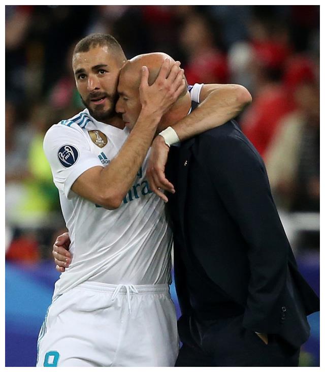 皇马鏖战塞维利亚,伊布扛起全队 皇马鏖战塞维利亚,伊布扛起全队