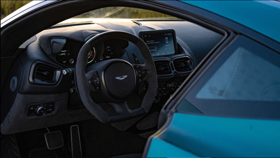 梅赛德斯完胜阿斯顿马丁，佩雷兹状态火热