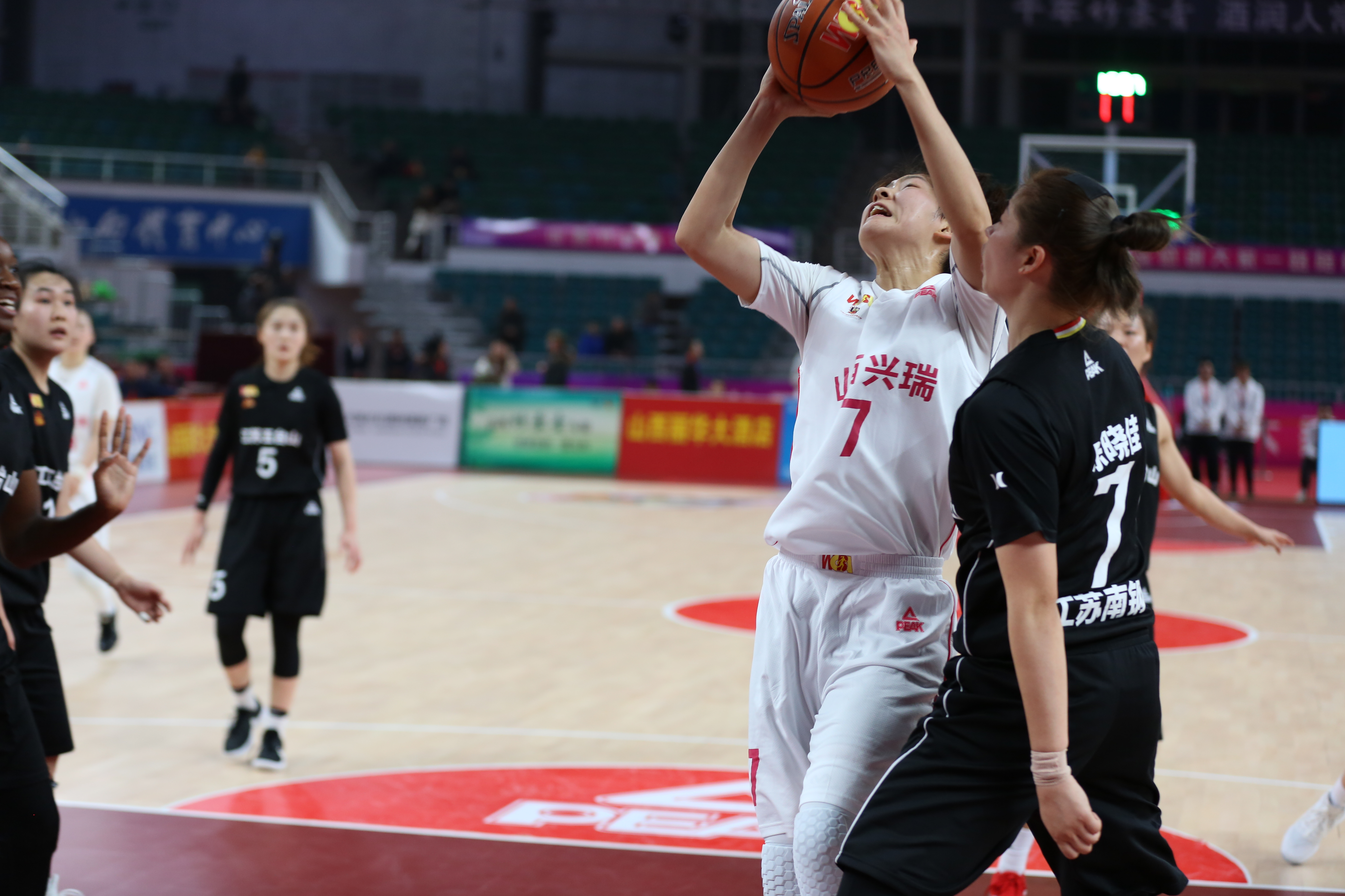 江苏队险胜山西队,乔治惊艳四座 江苏队险胜山西队,乔治惊艳四座