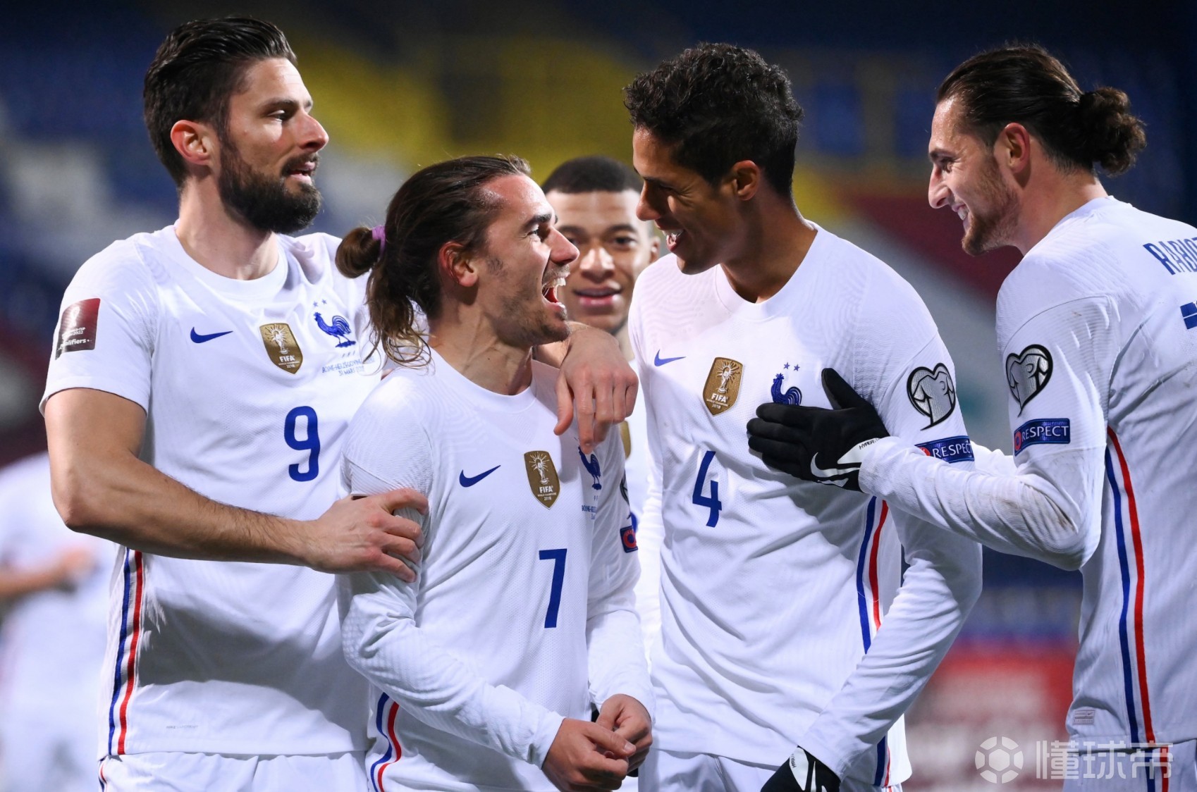 日本队轻取法国队，郑思维刷新纪录