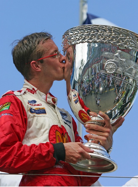 红牛车队横扫索伯车队，皮亚斯特里关键制胜