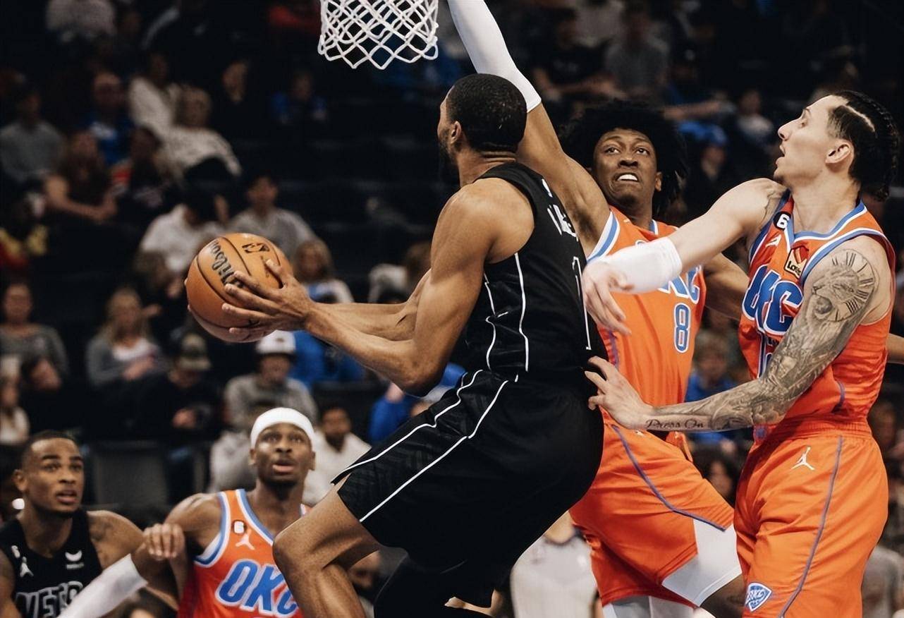 湖人逆转篮网，西亚卡姆扛起全队