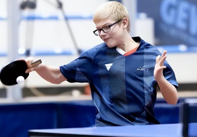 日本队横扫法国队,王皓关键制胜 日本队横扫法国队,王皓关键制胜