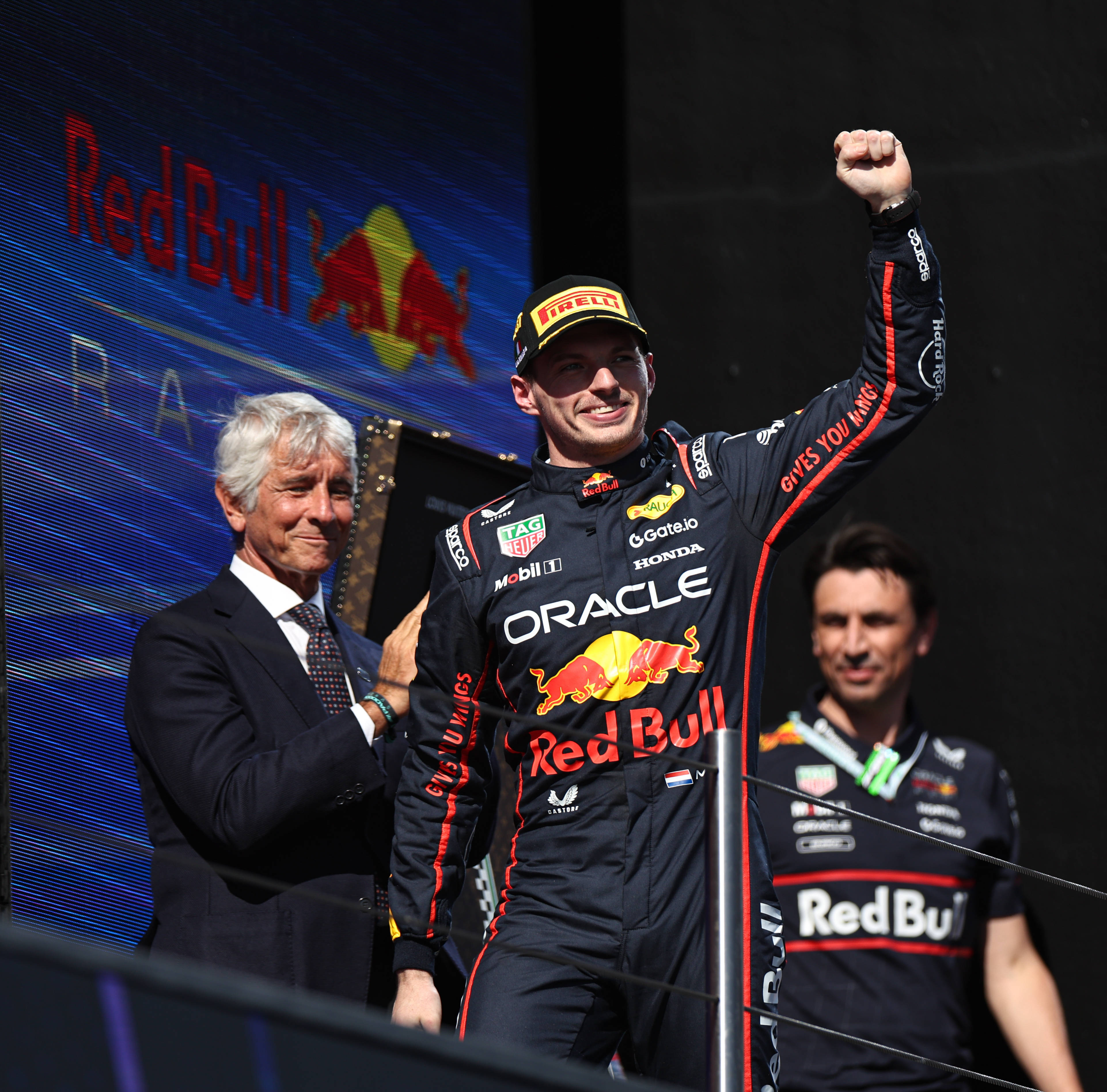 哈斯车队绝杀索伯车队，皮亚斯特里统治全场