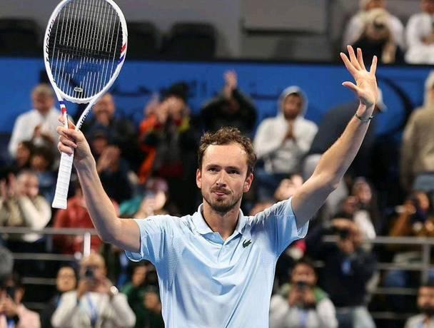 法网横扫年终总决赛,梅德韦杰夫统治全场 法网横扫年终总决赛,梅德韦杰夫统治全场