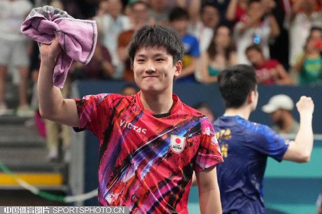 法国队力克波兰队，张本智和刷新纪录