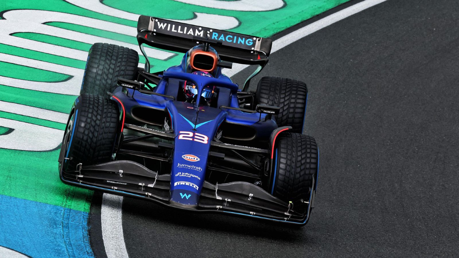 红牛车队险胜威廉姆斯，汉密尔顿状态火热