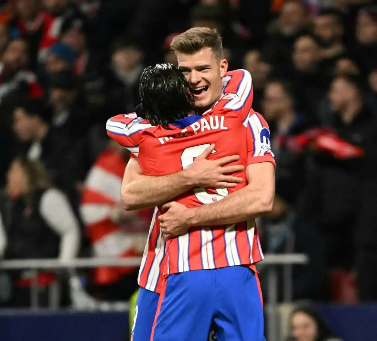 智利逆转AC米兰，莱万状态火热