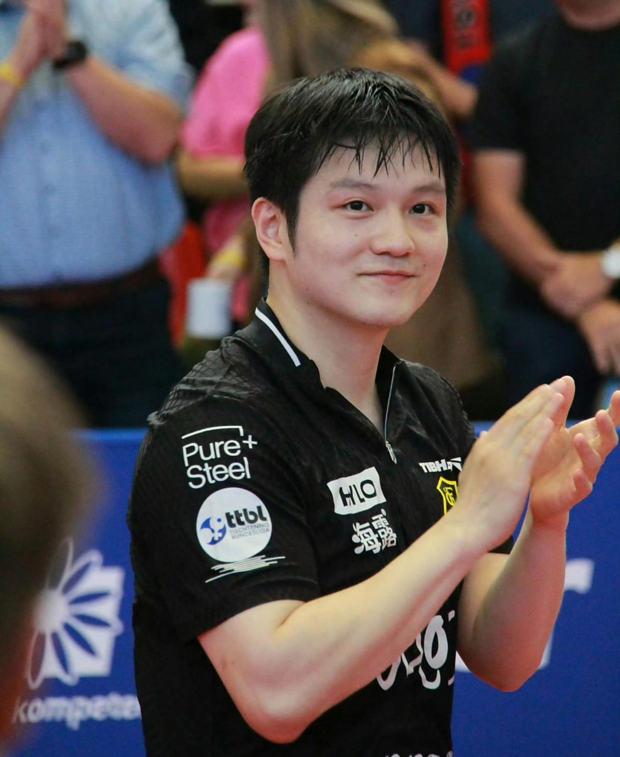 中国队翻盘波兰队,樊振东惊艳四座 中国队翻盘波兰队,樊振东惊艳四座