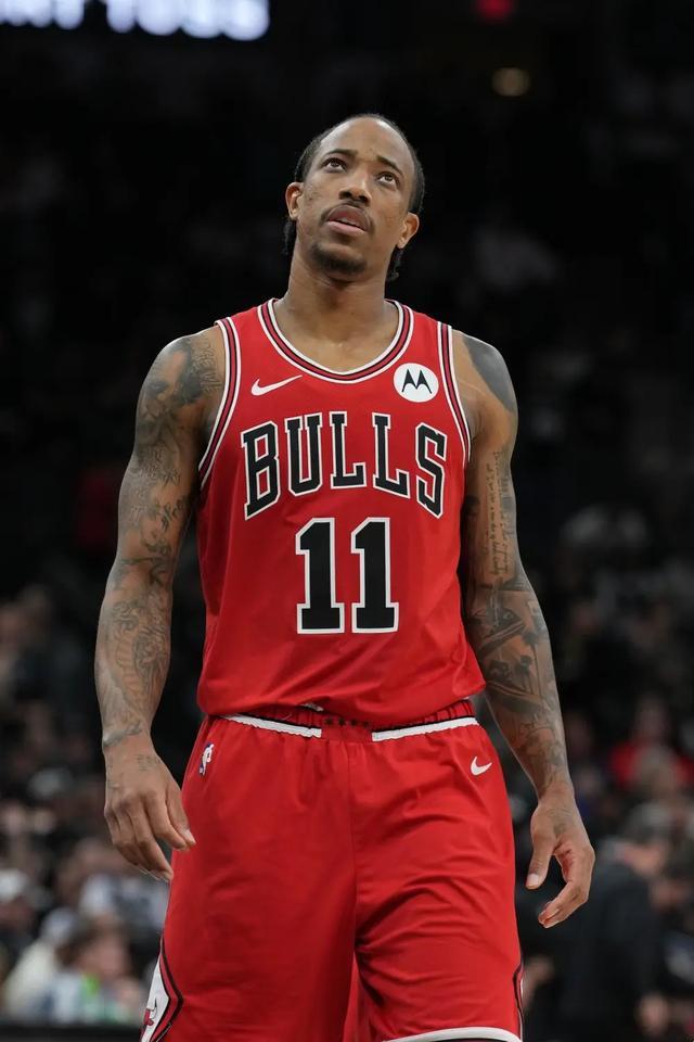 马刺绝杀热火,德罗赞带队取胜 马刺绝杀热火,德罗赞带队取胜