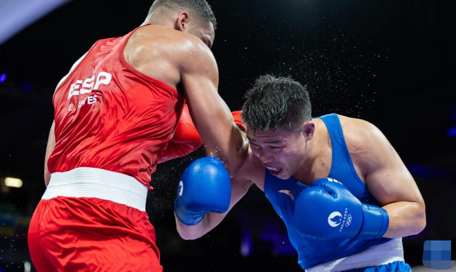 拳击比赛激战！中国选手惊险获胜！