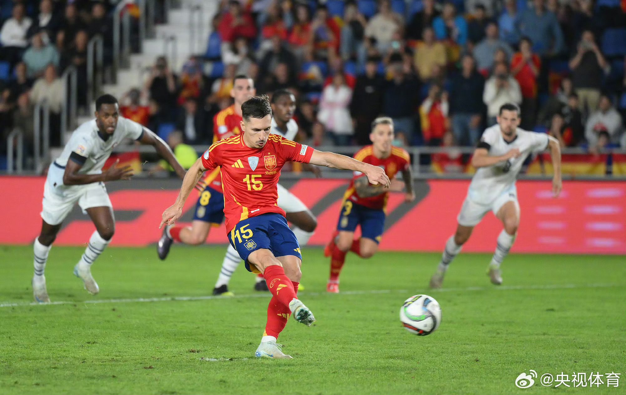 意大利遭遇惨败，无缘欧国联四强