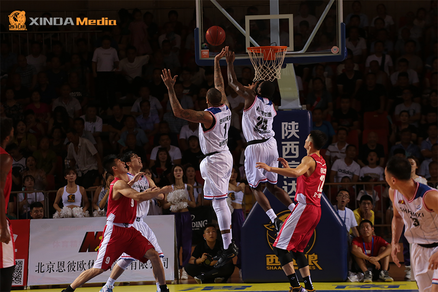 铁卫出战坚守防线，球队一胜走进半决赛