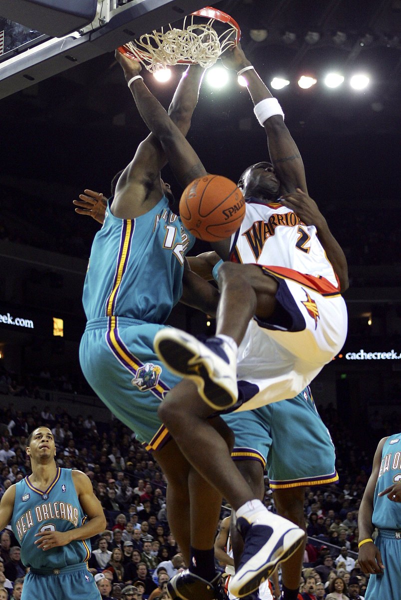 勇士翻盘鹈鹕,布克带队取胜 勇士翻盘鹈鹕,布克带队取胜