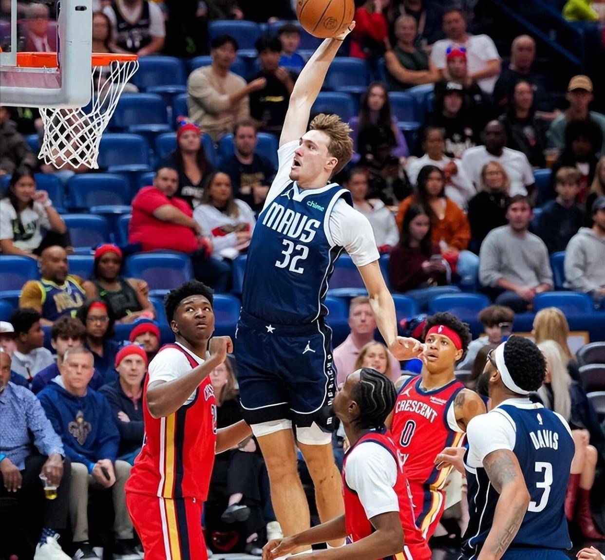 勇士翻盘鹈鹕,布克带队取胜 勇士翻盘鹈鹕,布克带队取胜