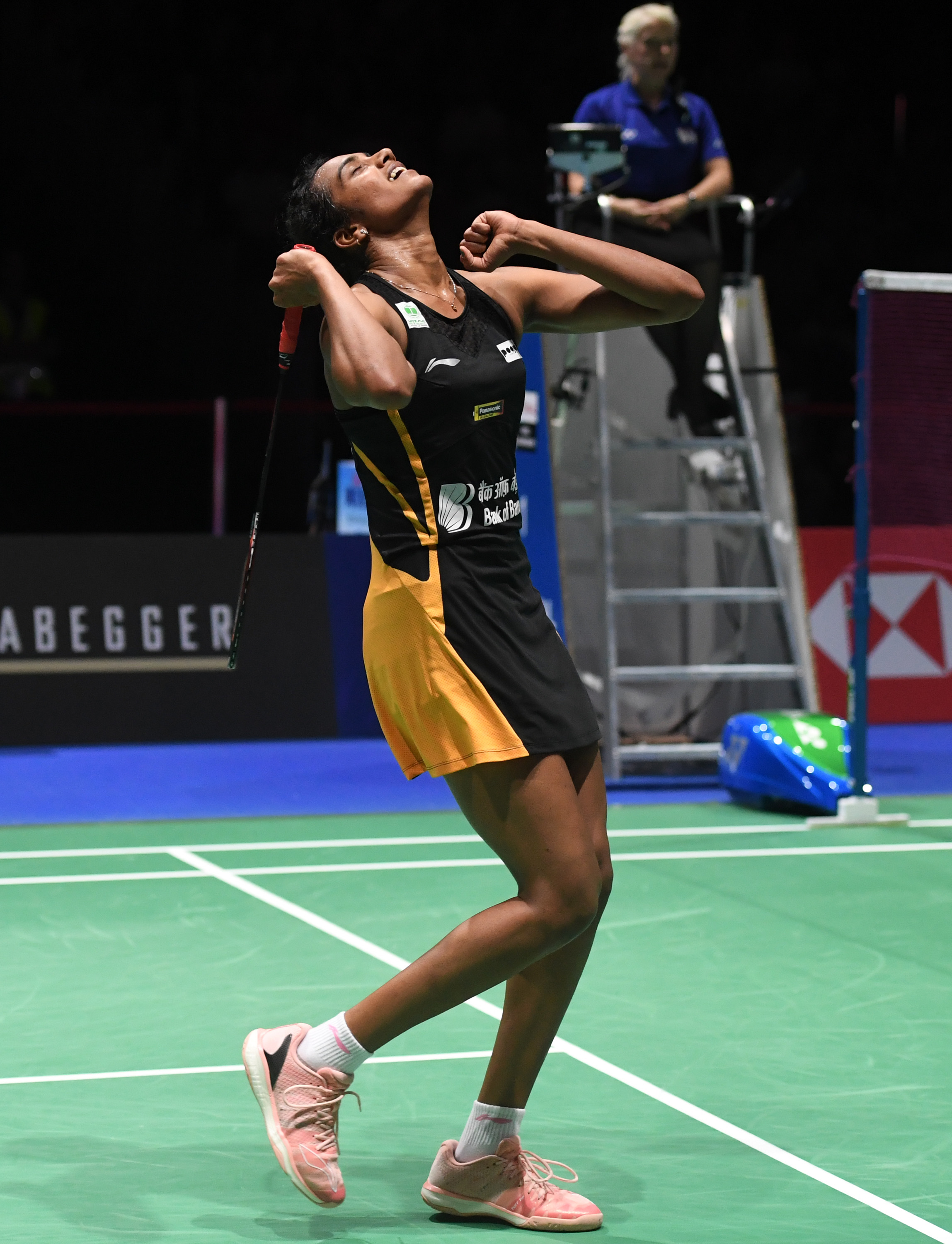 丹麦羽毛球队完胜日本羽毛球队，辛杜统治全场