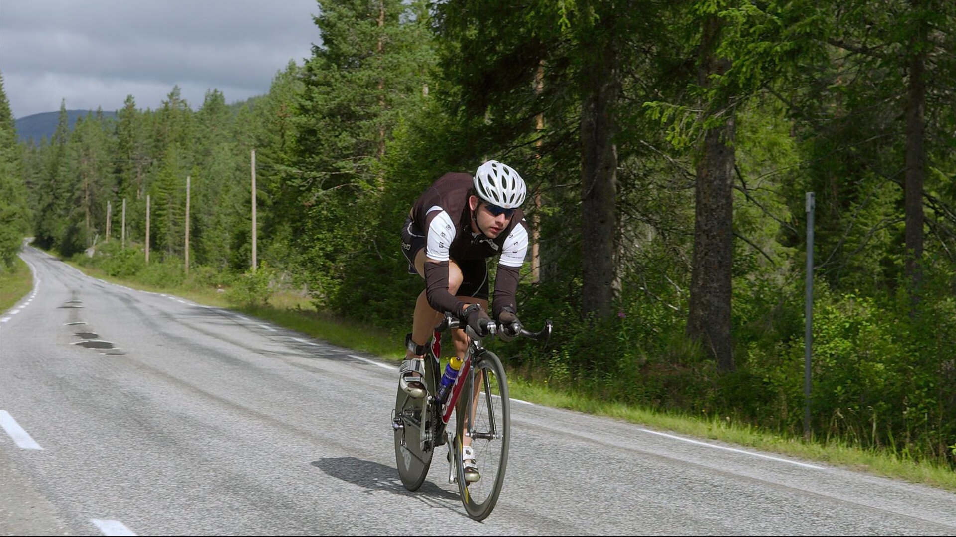 雄鹿对阵北京队，霍勒迪在焦点战中证明自己